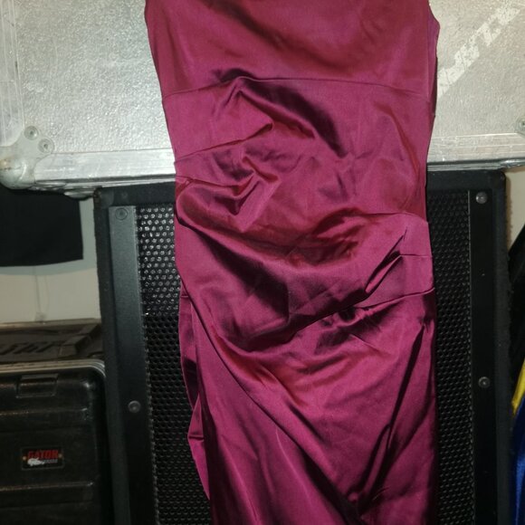 Burgandy satin one shoulder dress - Picture 3 of 4